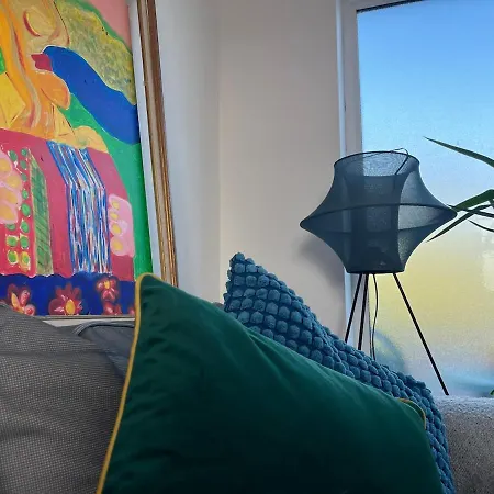 Hillside Hideaway דירה