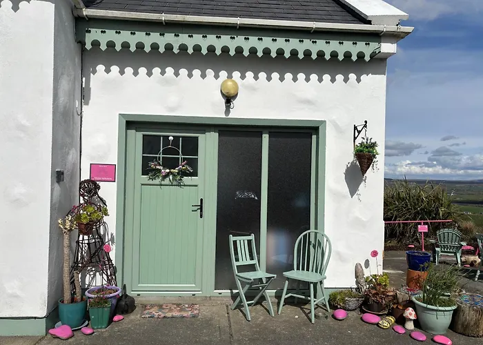 Hillside Hideaway 아파트 *