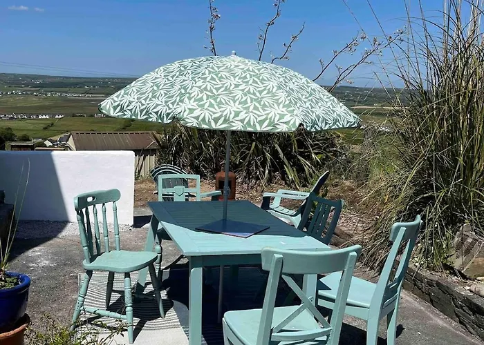 Hillside Hideaway 아파트